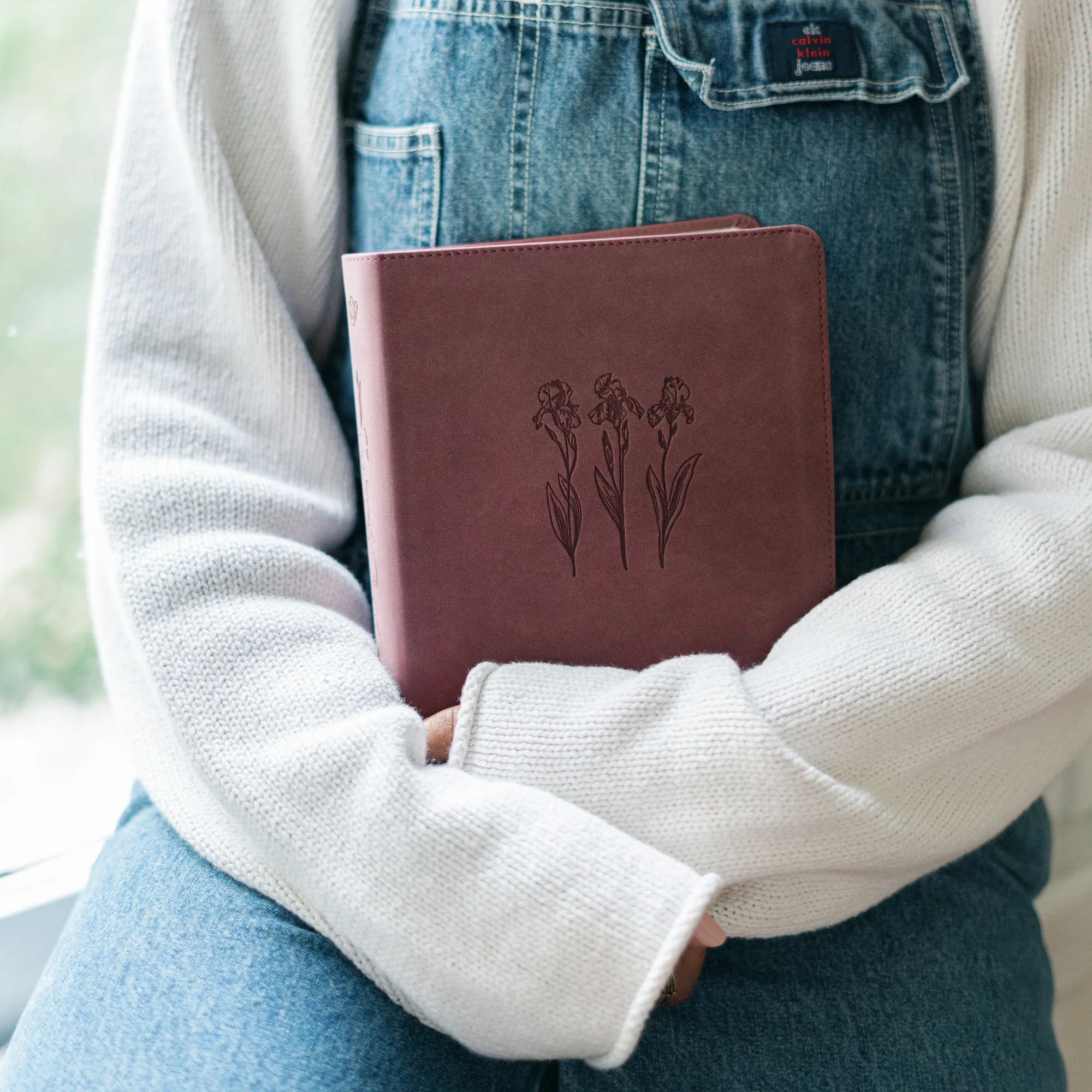 ESV Journaling Bible: Helena Theme - Image 7